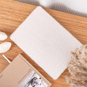 Housse blanche pour MacBook Teddy | Coque MacBook 2025 M4 Air 15" A3241 | Coque Pro 14,2 M2 | Coque Pro 16 pour Air A2337 et Pro A2338
