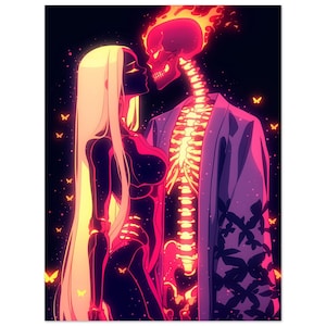 Könnte beinhalten: Digitaler Kunstdruck mit einem Skelett mit Flammen als Haaren, das eine Frau mit langen blonden Haaren umarmt. Das Skelett trägt einen lila Kimono. Das Kunstwerk hat einen dunklen Hintergrund mit Schmetterlingen und ein Neonfarbschema.