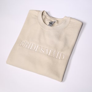 Brautjungfer besticktes Sweatshirt, Brautstickerei Hoodie, Brautdusche Kleidung, Hochzeitsgeschenk, Trauzeugin Outfit, Junggesellinnenabschied