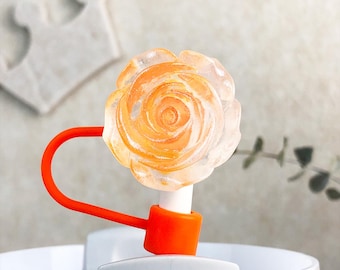Topper de palha Stanley com rosas brilhantes a laser | Topper de palha para copo com camélias em folha de ouro | Topper de palha com flores | Acessórios para copo Stanley