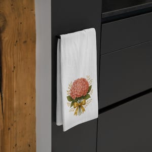 Floral Design Kitchen Tea Towel Dish Towel Charming Kitchen Decor Gift for Hostess Housewarming Essential Vintage Style Cooking Accessory