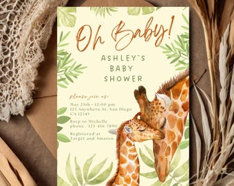 Może przedstawiać: Zaproszenie na baby shower z akwarelową ilustracją żyrafy. Zaproszenie brzmi "Oh Baby!" i zawiera szczegóły wydarzenia: datę, godzinę, miejsce i informacje RSVP. Projekt ma miękkie żółte tło z zielonymi liśćmi.