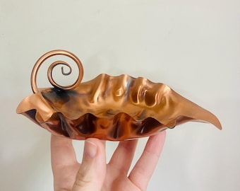Vintage Gregorian Copper Leaf Trinket Dish with Curled Vine Handle – Hand-Hammered Mid Century Modern Decor Bowl