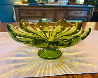 Vintage LE Smith Green Avocado Glass Bowl 9 Petals 10.75" Pedestal Compote MCM