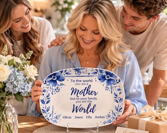 Un regalo personalizado que le recuerda a mamá que ella es tu mundo. Personaliza tu bandeja a continuación.
