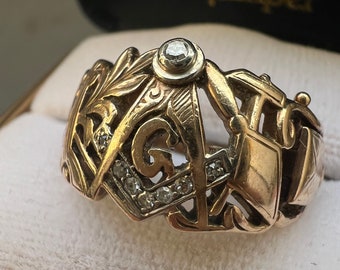Rare vintage 14K Masonic ring with diamonds