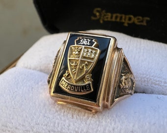 Rare vintage 10K class ring