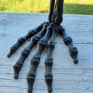 articulated skeleton hand