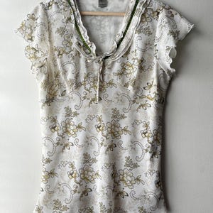 90's Vintage Style Floral Ruffle Neckline Blouse - Small/Medium