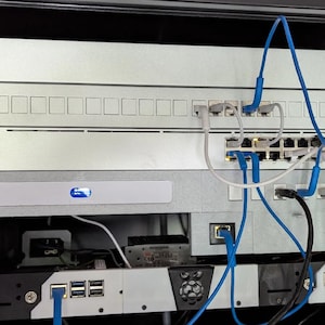 19" (1HE) Rack Montur für UKG-Fiber und UXG-Fiber | Unifi Cloudgateway Fibre |Gateway Fibre | 1HE | 19 Zoll | Sicher | Praktisch