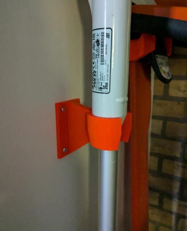 Supporto a parete per decespugliatore elettrico STIHL FSE 52 / Montaggio facile / Sicuro / Comodo / Garage / Decespugliatore / Stihl / Stoccaggio / Bo