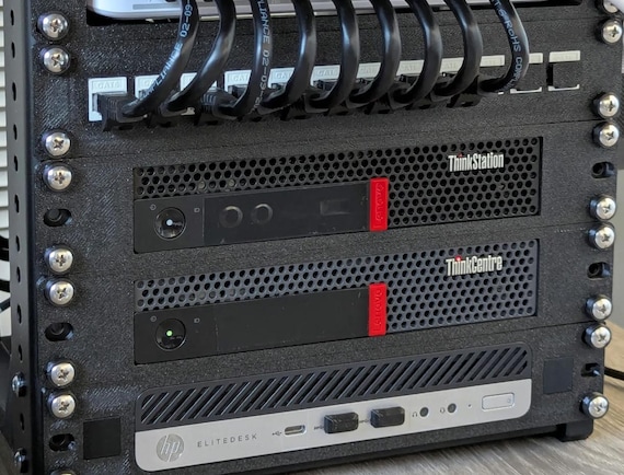 Lenovo ThinkCentre Tinyシリーズ用10インチラックマウント | (M720Q