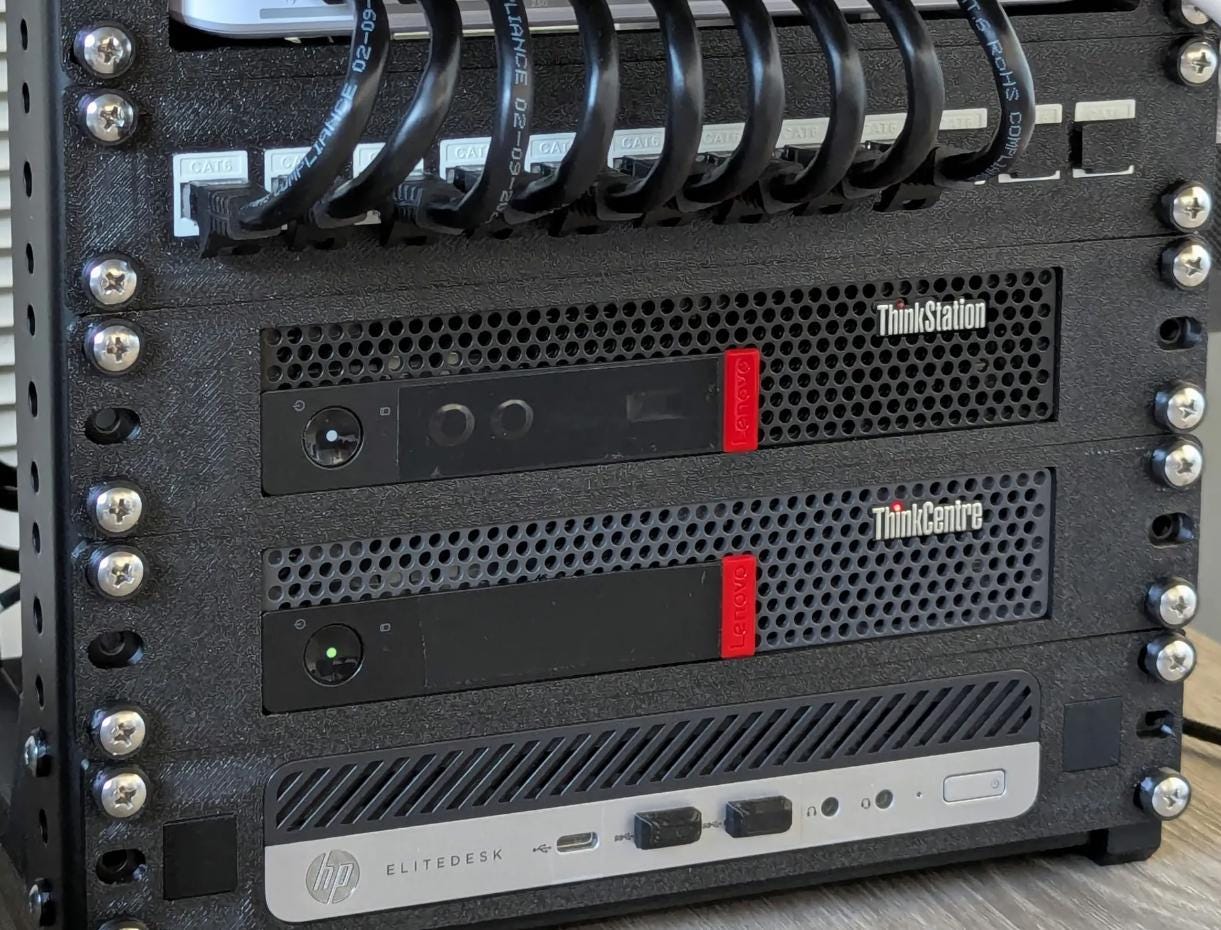 Lenovo ThinkCentre Tinyシリーズ用10インチラックマウント | (M720Q