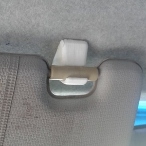 1997-2002 Kia Sportage Sun Visor Clip (2 pack)