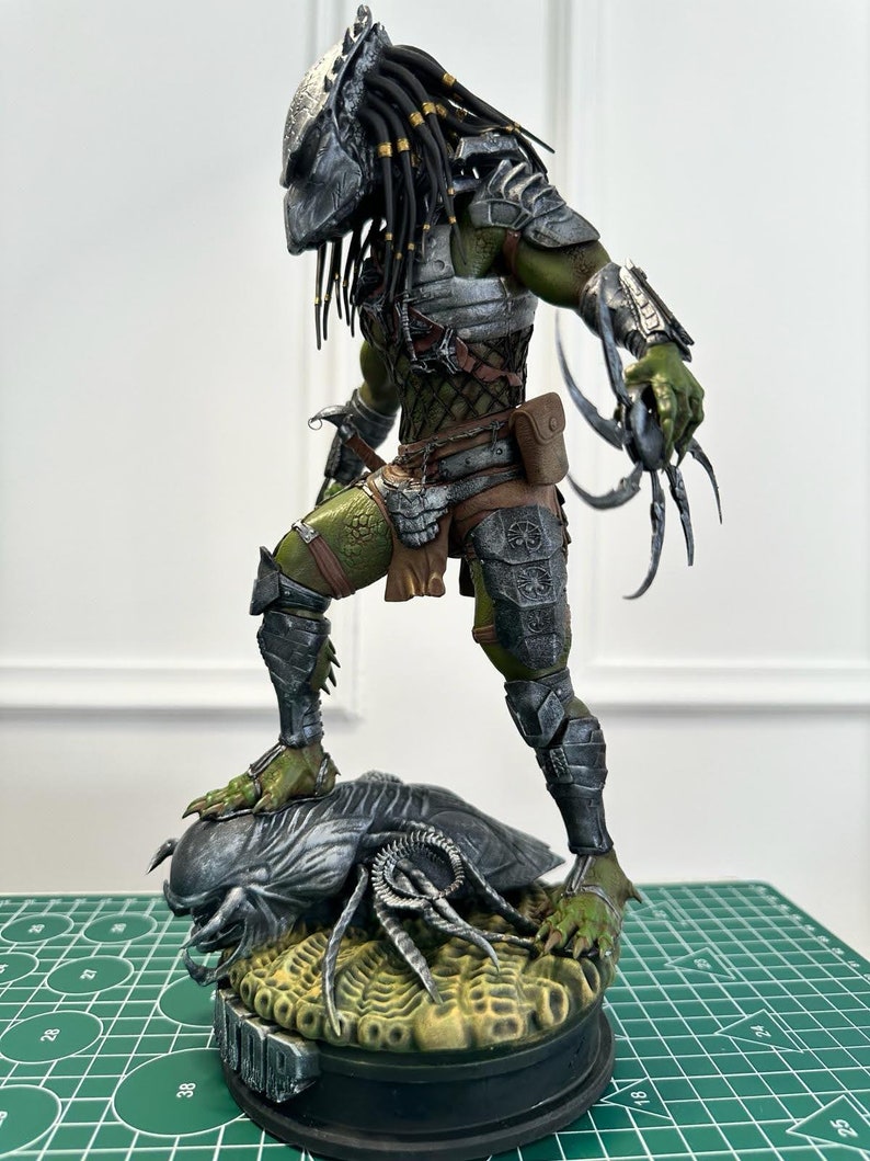 Figurine de collection peinte à la main de loup prédateur image 4
