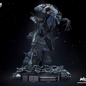 Quenn Alien Figurine - Hand Painted sculpture. Perfect statue for Enthusiasts and Collectors!