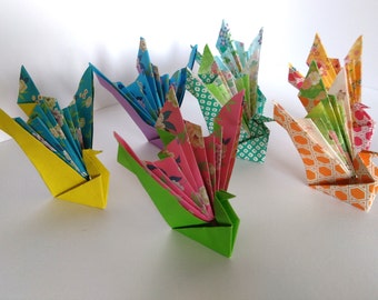 Origami crane 3pieces made of Japanese traditional paper washi. We choose three colors from a variety of colors.
