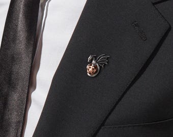 Small D20 Dice Dragon Lapel Pin, Tiny Soaring Dragon Hat Pin, Flying Dragon Tie Pin, Unique Bag Pin, Dragon Brooch Gift for Dragon Lovers