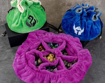 Benutzerdefinierte DND-Klasse Immense Würfeltaschen mit Taschen, Kapazität 150+ Würfel, großartiger Organizer für Würfelsammler, Würfelaufbewahrung, Würfeltresor, DND-Geschenke