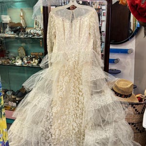 Vintage 1950s Lace & Tulle Wedding Dress w/ Long Sleeves and Illusion Neckline,  Tiered Skirt, Covered Buttons – Retro Bridal Beaded Gown