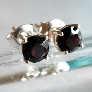 1.3 ct 5 or 6 mm Almandine garnet Earrings Sterling Silver jewelry Garnet genuine gemstone Earrings,Cut brilliant Red Garnet set Garnet Stud