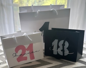 Personalised Birthday Luxury Gift Bag, Any Age And Name Gift Bag, Various Colours, 18th 21st 30th 50th 60th, Custom Birthday Gift/Present