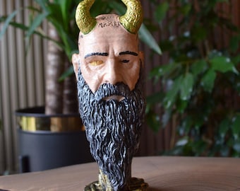 Busto di Mimir stampato in 3D, decorazione ispirata alla mitologia norrena, dio della saggezza, statua, regalo geek per giocatori, ornamento da scrivania unico, scultura ispirata al dio della guerra