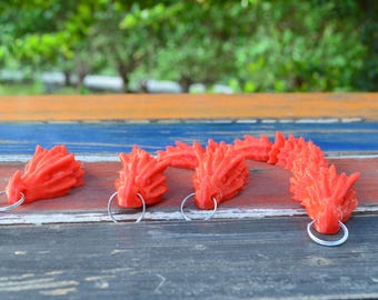 Juego de 4 llaveros de dragón rojo (7,62 cm, 10,16 cm, 11,44 cm y 15,24 cm) con forma de bola de fuego de anime. Regalo de llama personalizado impreso en 3D. Ideal para jugadores, cosplay y bolsos.