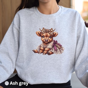 Cute Highland Cow Sweatshirt • Highland Cow Crewneck • Cow Hoodie • Western Crewneck • Highland Cow Shirt • Cow Gifts • Farm Animal Sweater