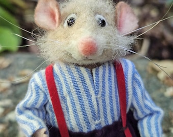 Ratón miniatura de fieltro de lana inspirado en el libro Brambly Hedge - Regalo de personaje animal de fieltro para casa de muñecas