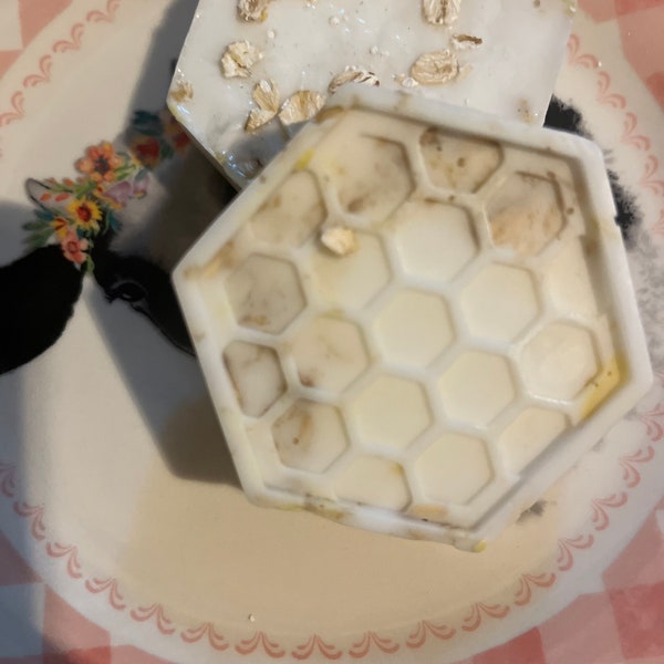 Oatmeal and Honey Goatsmilk soap