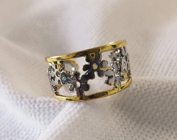 Elegant Adjustable Silver Multi Leaf Ring, Luxuri… - image 1