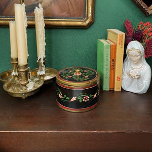 Handpainted 1900s Antique Floral Trinket Box