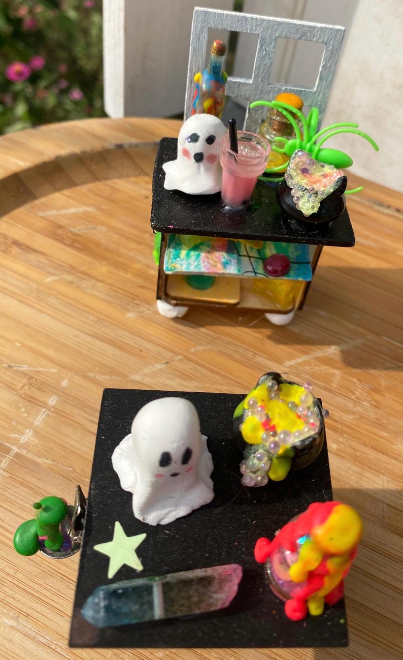 option 2 in back with mini window & option 3 in front with candle mounted on the side