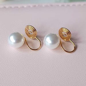 Pearl Clip On Earrings, Pearl Gold Swirl Clip On Ear Studs, Bridal Earrings, Wedding Pearl Earrings, Pearl Non Pierced Earring, Gift for Her