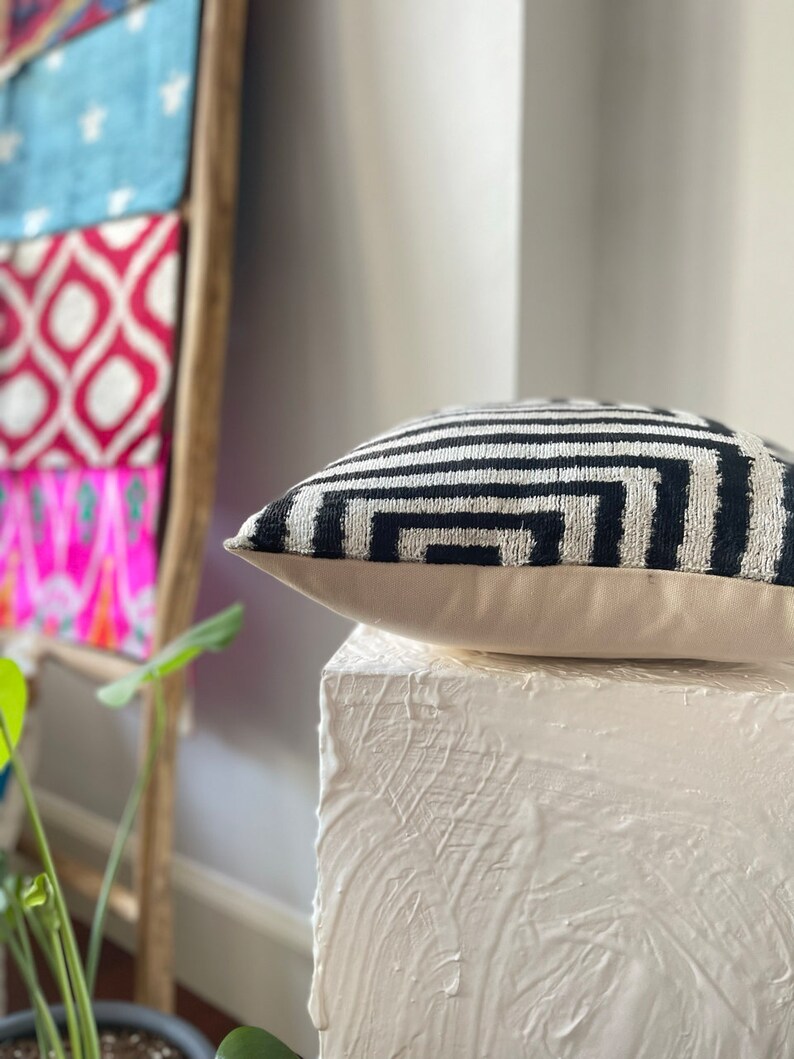 HeraStoree Silk Velvet Ikat Pillow Cover - Thumbnail 5