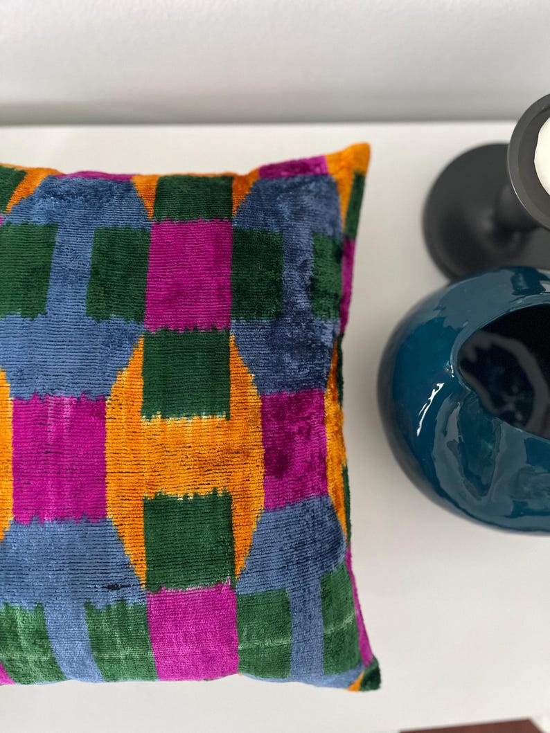 HeraStoree Silk Velvet Ikat Pillow Cover - Thumbnail 4