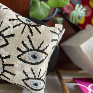 Black White Evil Eye ikat Pillow,Modern ikat Cushion Cover, 16x16 ikat Pillow, Colorful Throw Pillow, Velvet Ikat Cushion, Decorative Pillow