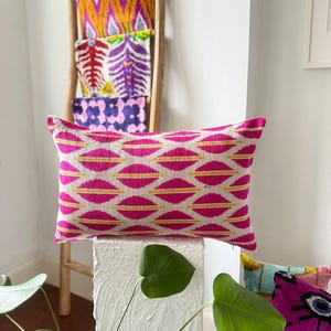 White Pink Geometric Lumbar Pillow,16x24 Colorful Lumbar ikat Pillow,Pink Design Velvet ikat Pillow Cover,Decorative CushionCover