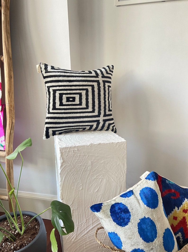 HeraStoree Silk Velvet Ikat Pillow Cover - Thumbnail 2