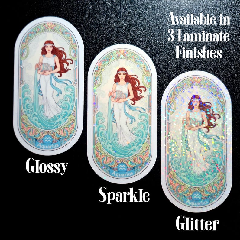 Pu&ograve; includere: Tre adesivi ovali raffiguranti una donna con i capelli rossi e un abito bianco, che tiene in mano un boccale d'acqua. Gli adesivi sono etichettati "Glossy", "Sparkle" e "Glitter". La parola "Aquarius" &egrave; in basso.