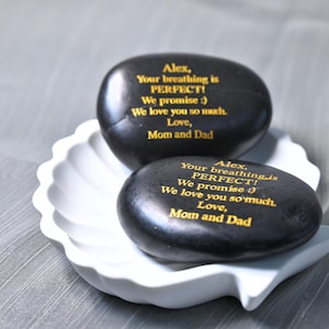 Personalized Black River Stone with Gold Lettering – Custom Engraved Pebble Gift for Anniversary, Family, Thanksgiving, Halloween, Christmas