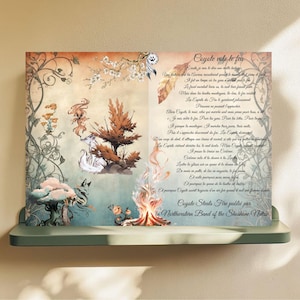 Puede incluir: Una impresión decorativa titulada "Coyote vole le feu" con texto en francés e inglés. La obra de arte presenta ilustraciones de un fuego, árboles y criaturas míticas en tonos de marrón, naranja y azul. Publicado por la Northwestern Band of the Shoshone Nation.