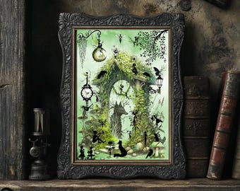 Può includere: Un'opera d'arte incorniciata raffigurante una scena di foresta fantastica con sagome nere di figure, un orologio e una volpe. L'opera d'arte è in una cornice nera ornata, esposta su una mensola di legno con libri antichi e una lampada decorativa.