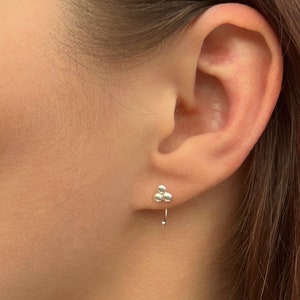 Orecchini a cerchio geometrici minimalisti in argento, orecchini moderni, semplici orecchini a cerchio aperti, eleganti e delicati gioielli da indossare ogni giorno, singoli o in coppia.