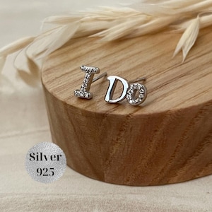 I do Mismatched Asymmetrische Ohrstecker Sterling Silber, Braut-zu-Be Liebe Schmuck, Bachelorette Hen Party Geschenk, Vermeil Buchstaben Ohrringe