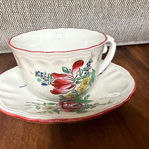tasse et sous tasse pour café ou thé luneville modèle KG design tulipe rose en faïence modèle authentique