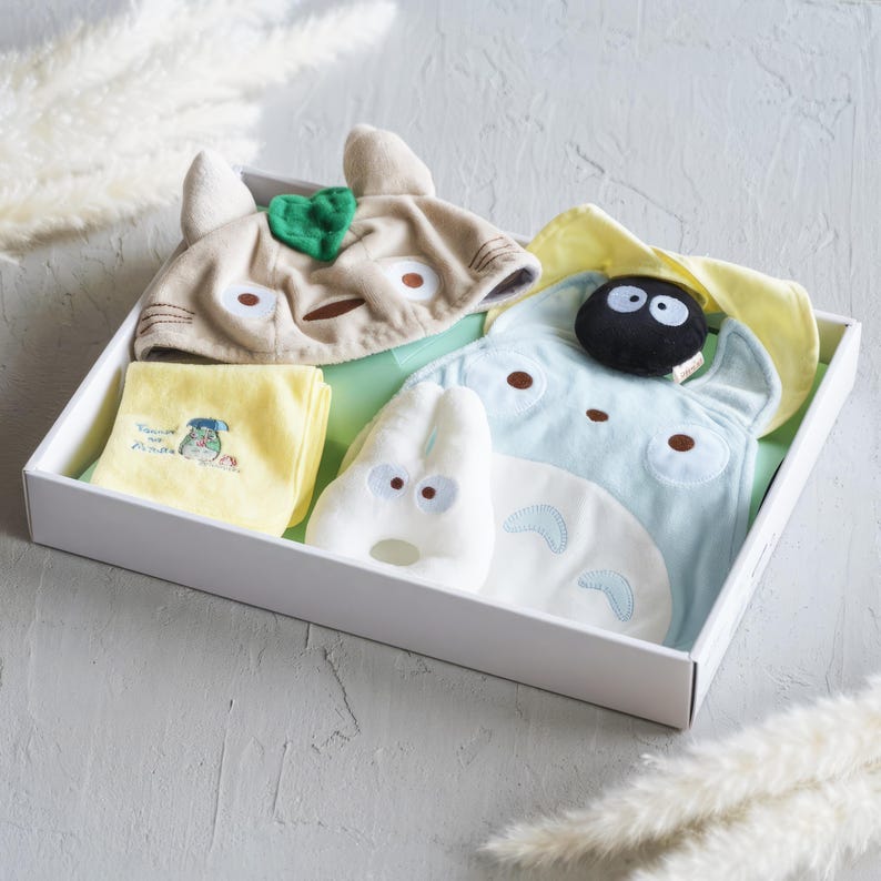 Set de regalo oficial de Studio Ghibli personalizado de Totoro para bebés, enviado desde Japón. imagen 1