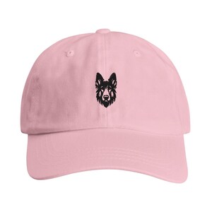 Casquette Berger Allemand Brodée Accessoire Mode Canin pour Amoureux des Chiens, Chapeau Confortable et Stylé, Cadeau Unique Idéal Pink