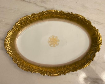 Plato vintage Coiffe and Company